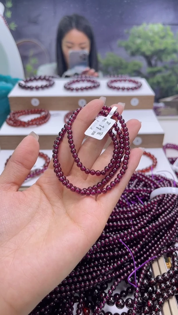 【闪购商品】石榴石手链未镶嵌紫牙乌石榴石多圈4mm+，多样式发一