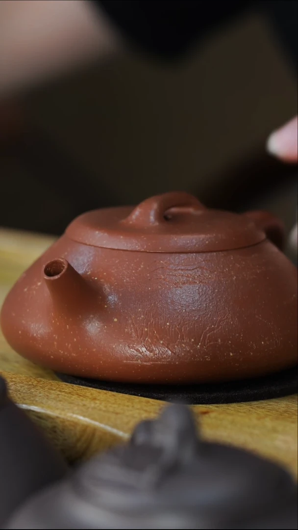 工堂直营精工半手紫砂壶