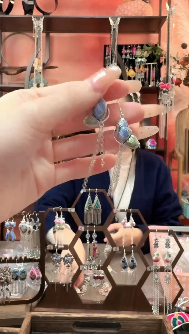 织绣云织谣民族风精美饰品   11