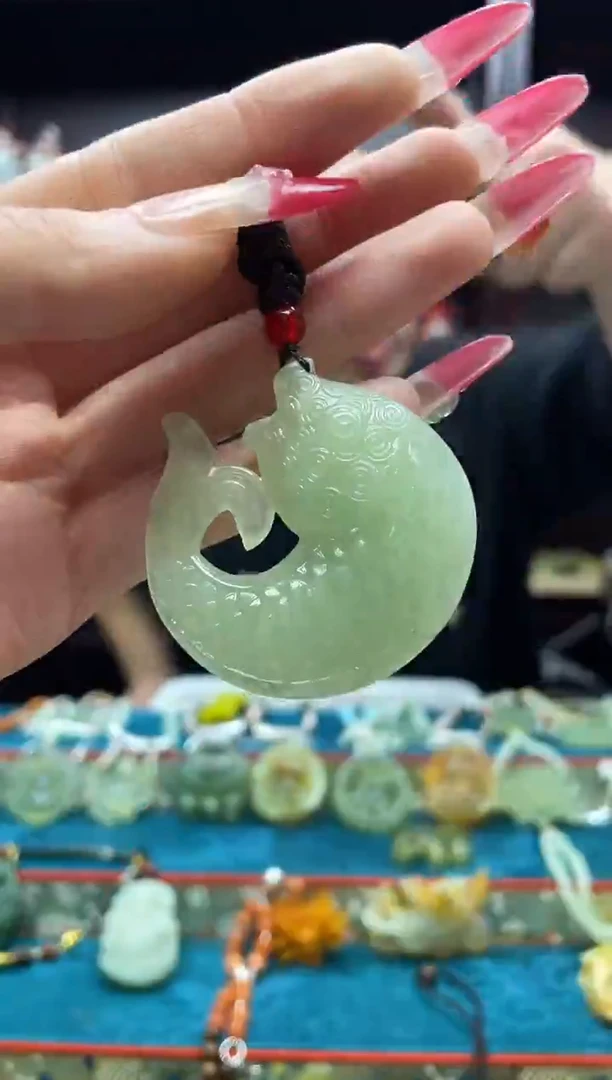 未镶嵌岫玉吊坠·