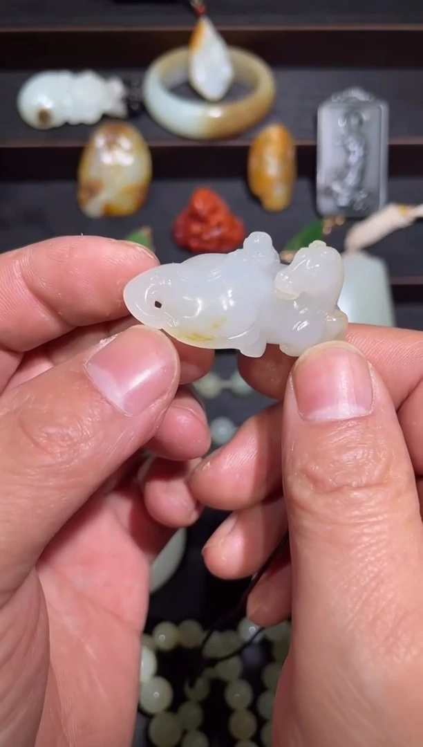 吊坠(不含链)未镶嵌和田玉和田玉子料马上封侯