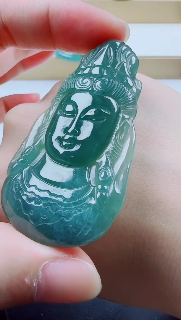 颈饰未镶嵌翡翠观音首