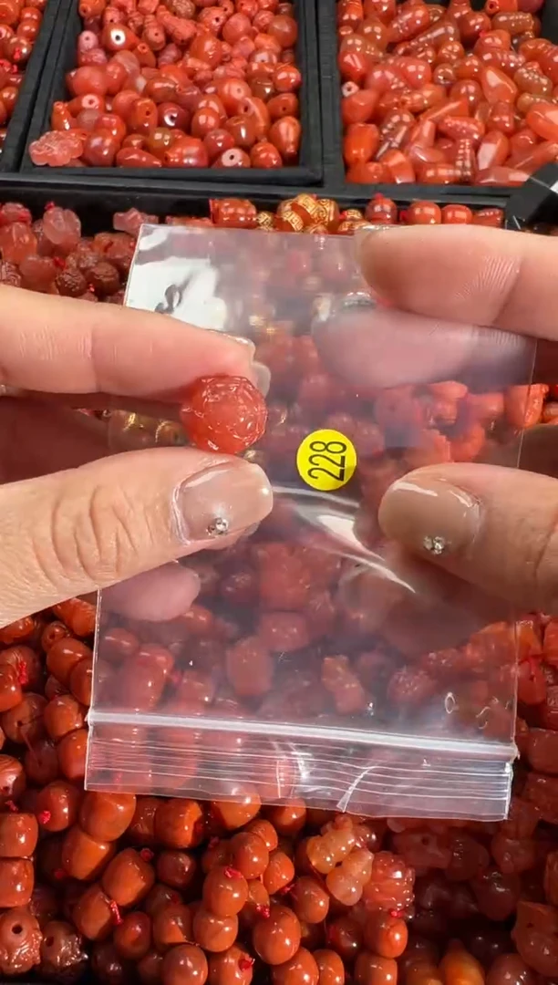【闪购商品】南红玛瑙颈饰未镶嵌1