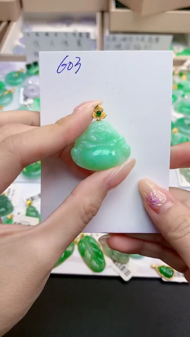 颈饰18K金镶嵌翡翠天然缅甸A货翡翠