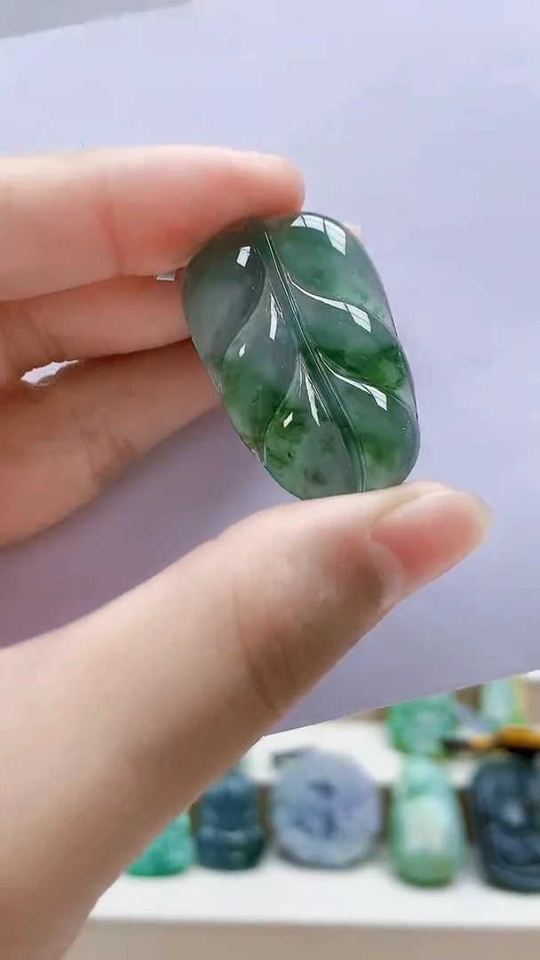 未镶嵌定制翡翠4688lr-毛货挂件85