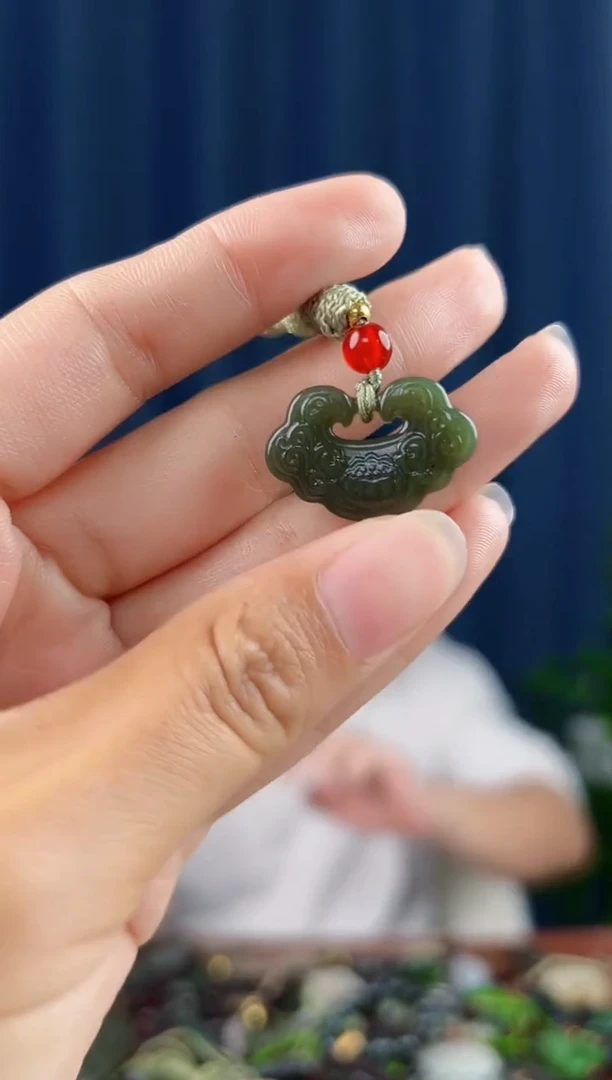 未镶嵌和田玉挂件拍一发一，多样性发货