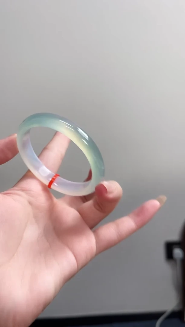 玛瑙/玉髓手镯未镶嵌51-52圈 需要包容