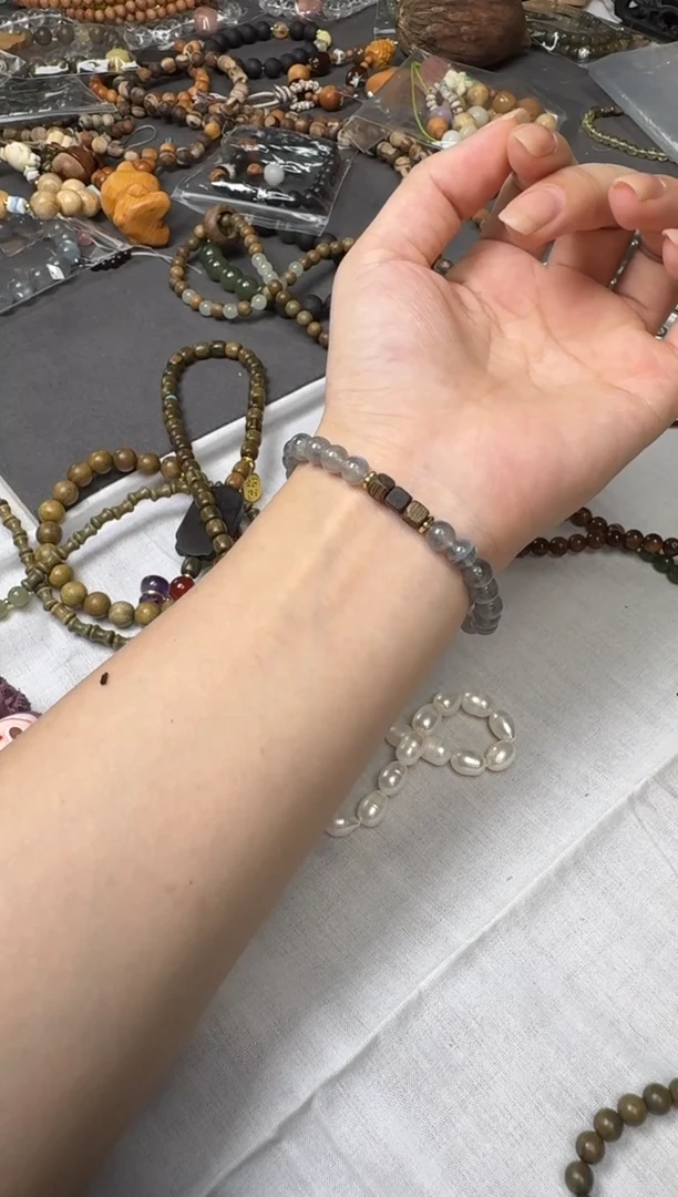 非洲檀香无事牌灰月光+鹦哥绿99沉3颗单圈