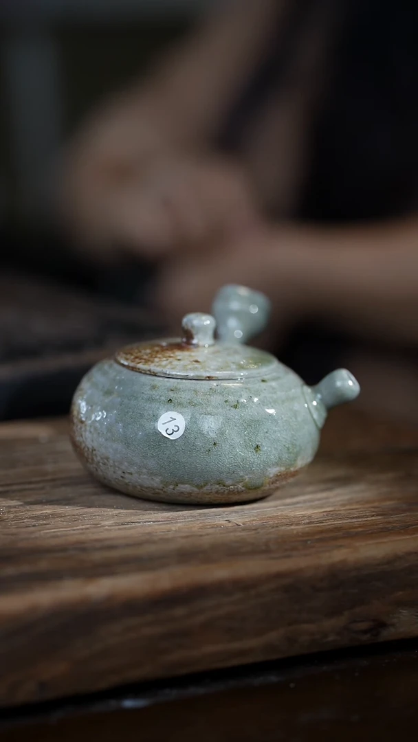 无我广*浪鬼柴烧-12级券侧把壶