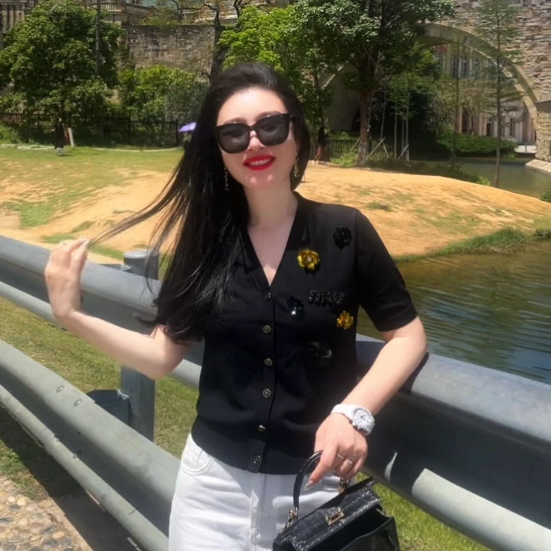 深圳南油黑色金花时尚小香风夏季轻奢百搭女款上衣