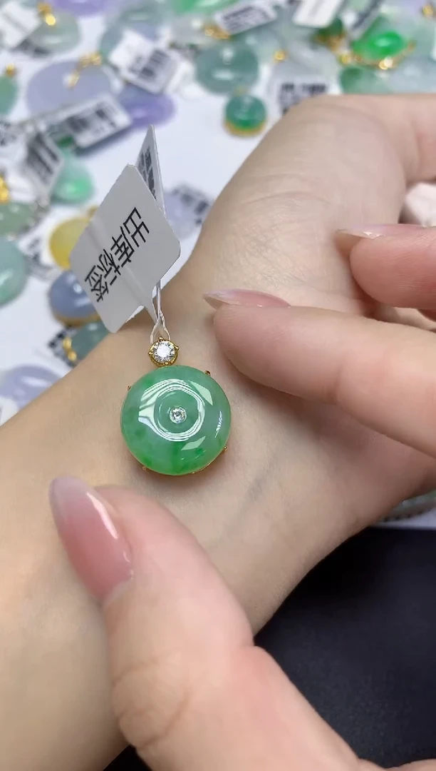 颈饰未镶嵌翡翠天然缅甸翡翠A货多样性发一件