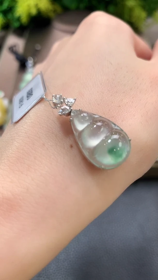 吊坠(不含链)18K金镶嵌翡翠c17