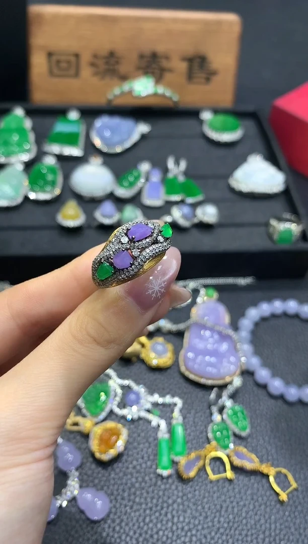 18K金镶嵌戒指翡翠80