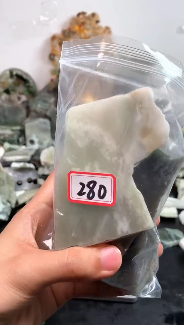 未镶嵌和田玉摆件280