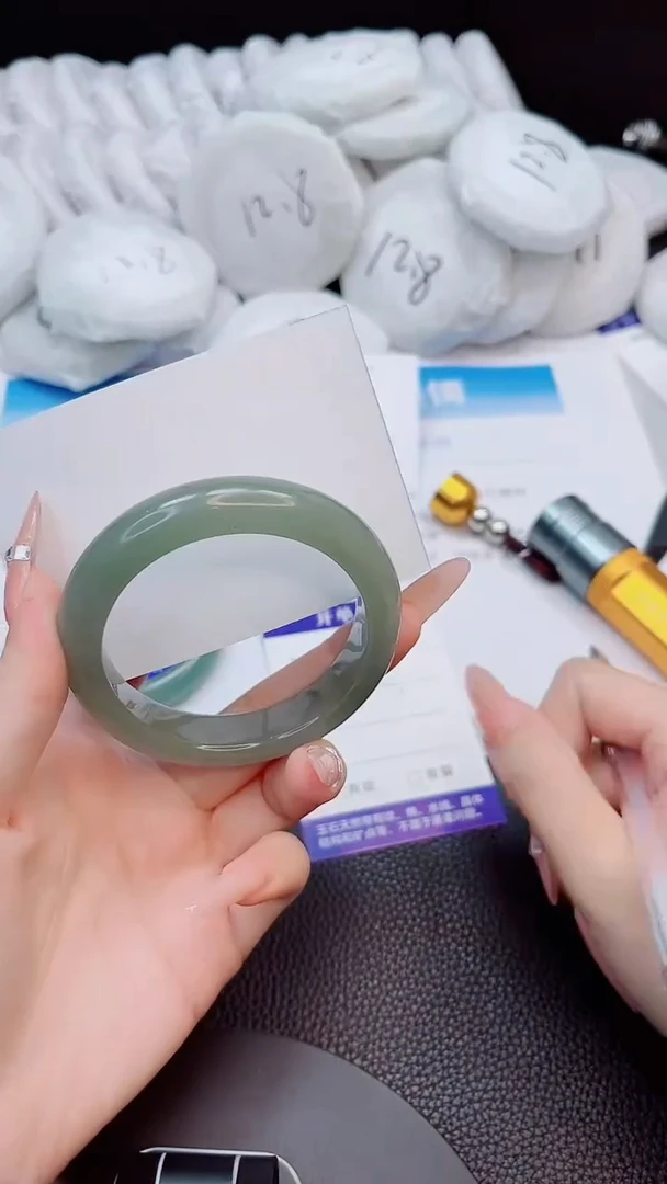 未镶嵌手镯石英质玉248-54.3