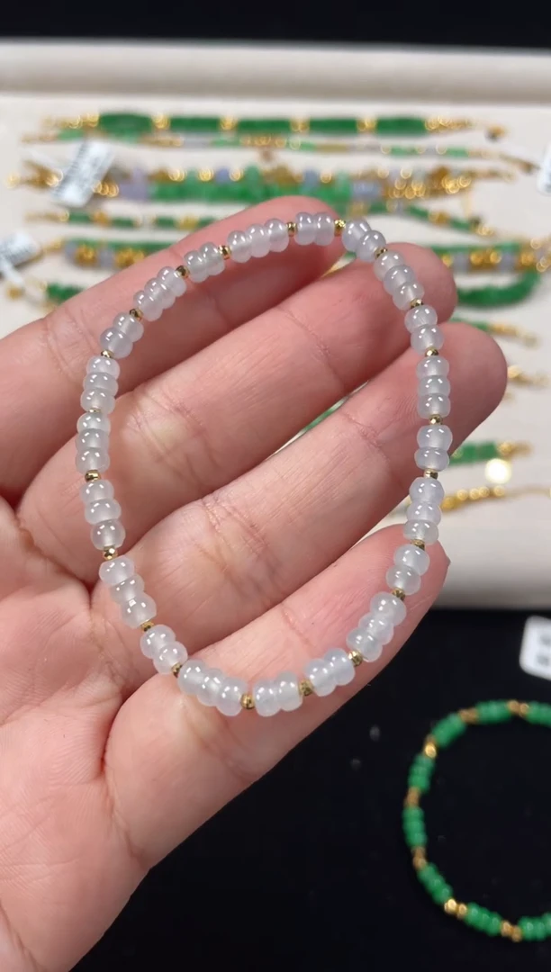 18K金镶嵌手串翡翠一条  P158