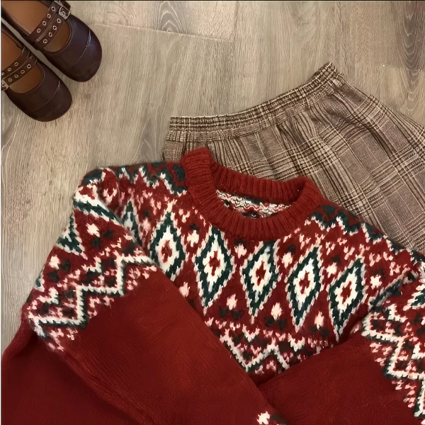 【咪哆哆】辣妹肌理感磨毛花纱交叠式手工带钻捏褶飘带桃粉针织上衣