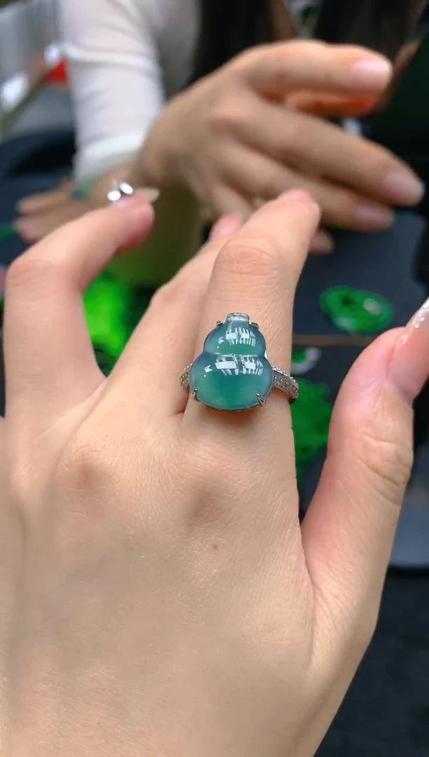 翡翠未镶嵌颈饰天然A货翡翠