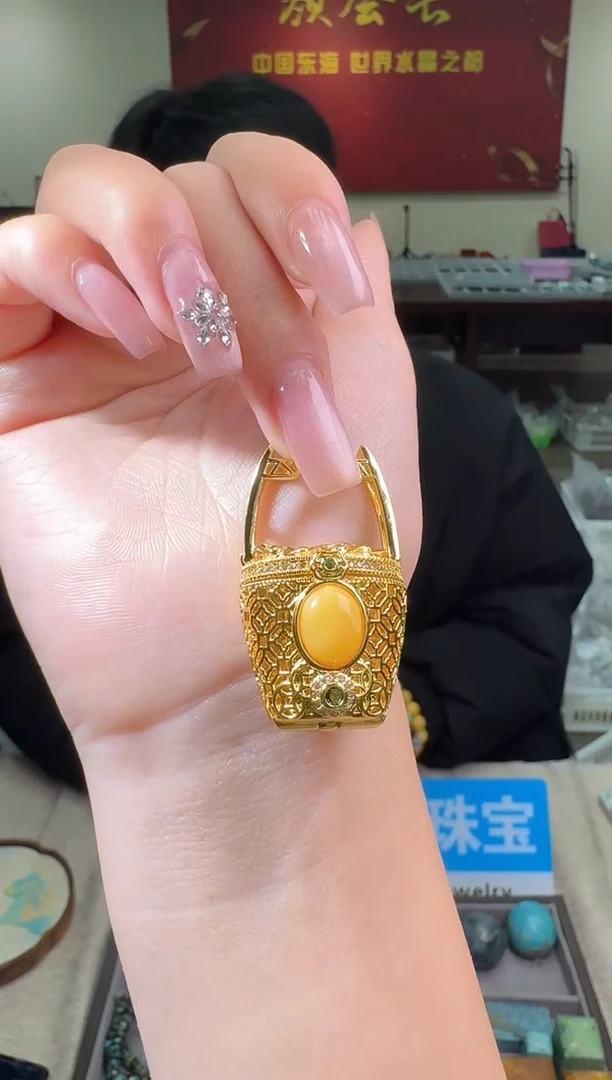 【闪购商品】琥珀吊坠(不含链)未镶嵌多样性发一件 463