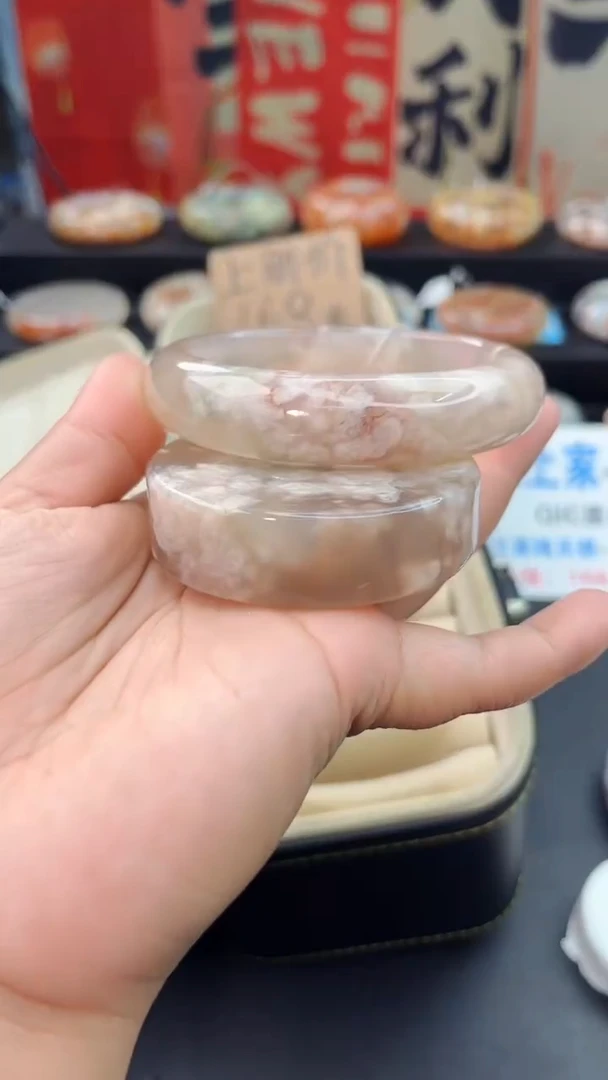 【闪购商品】石英质玉手镯未镶嵌赠送镯心（圈口60