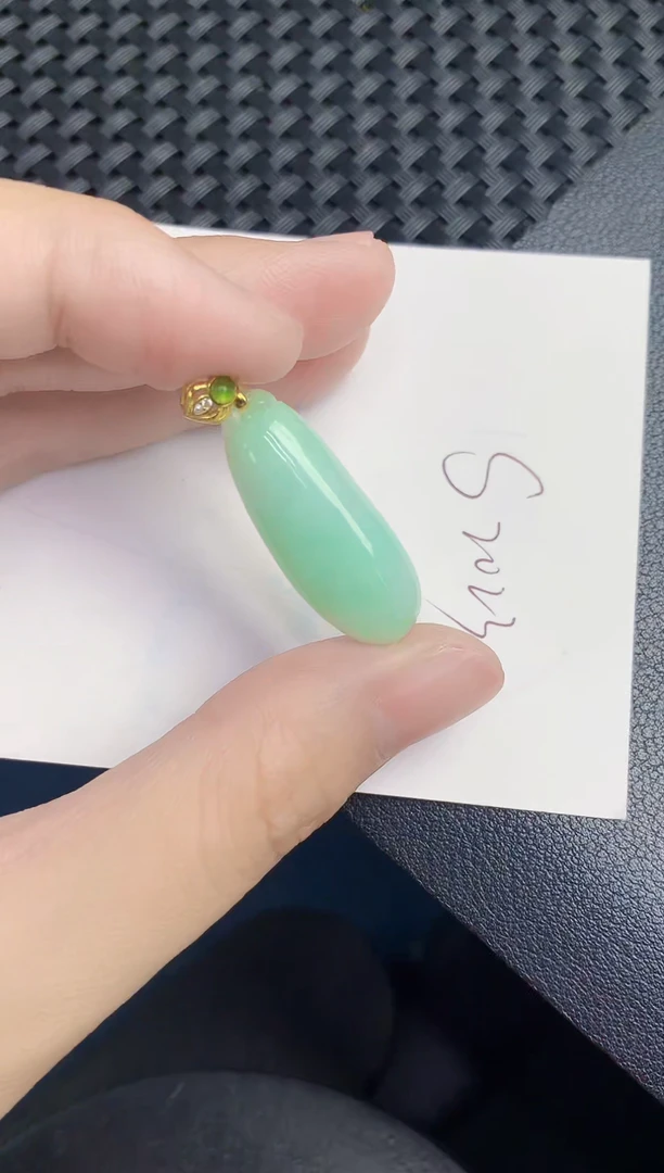 翡翠未镶嵌颈饰天然翡翠緬甸A貨