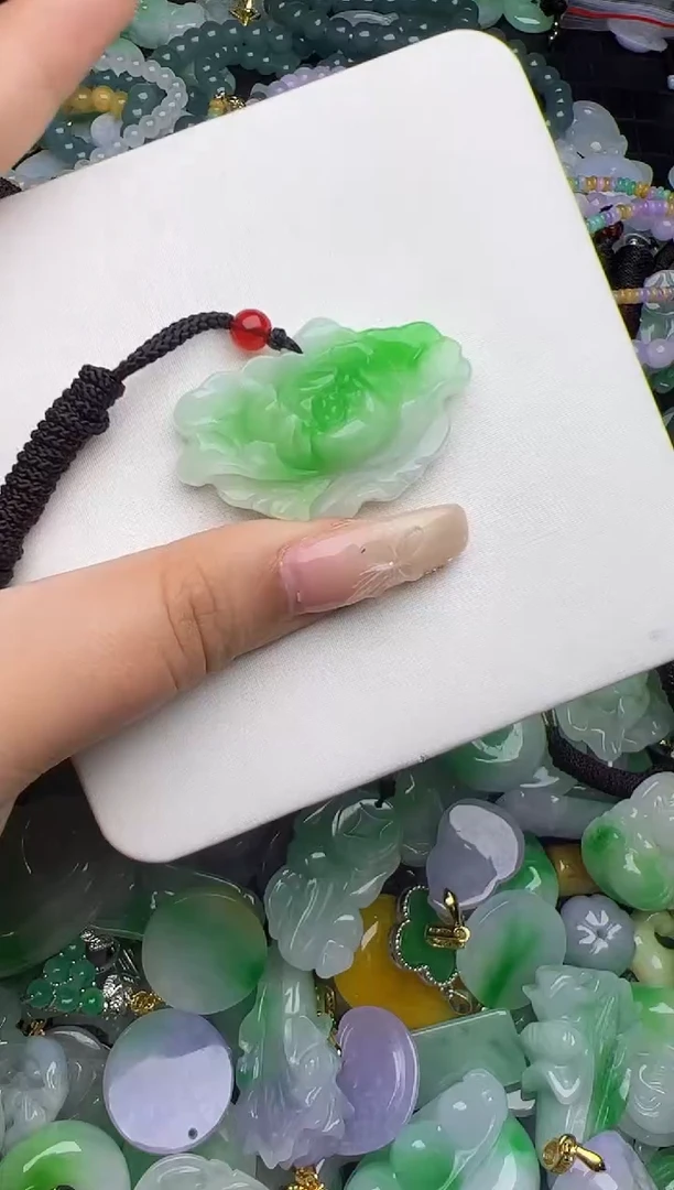 翡翠未镶嵌颈饰天然缅甸翡翠吊坠