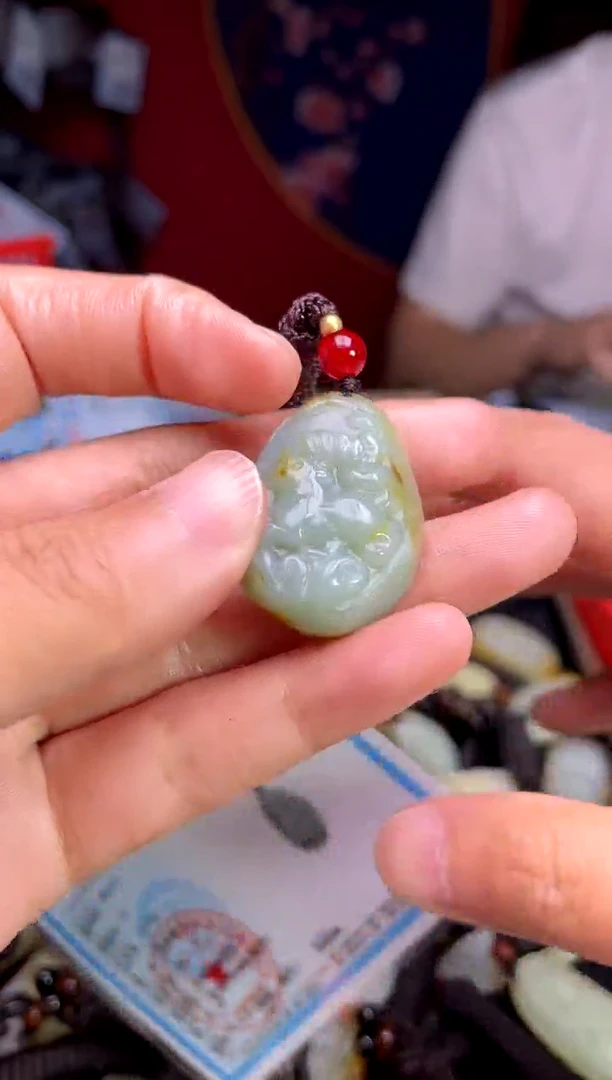 和田玉未镶嵌颈饰1