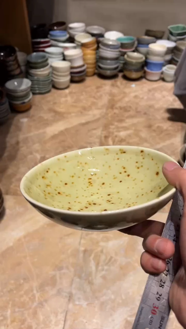 【闪购商品】瓷片281  微瑕枣红花圆口碗1个