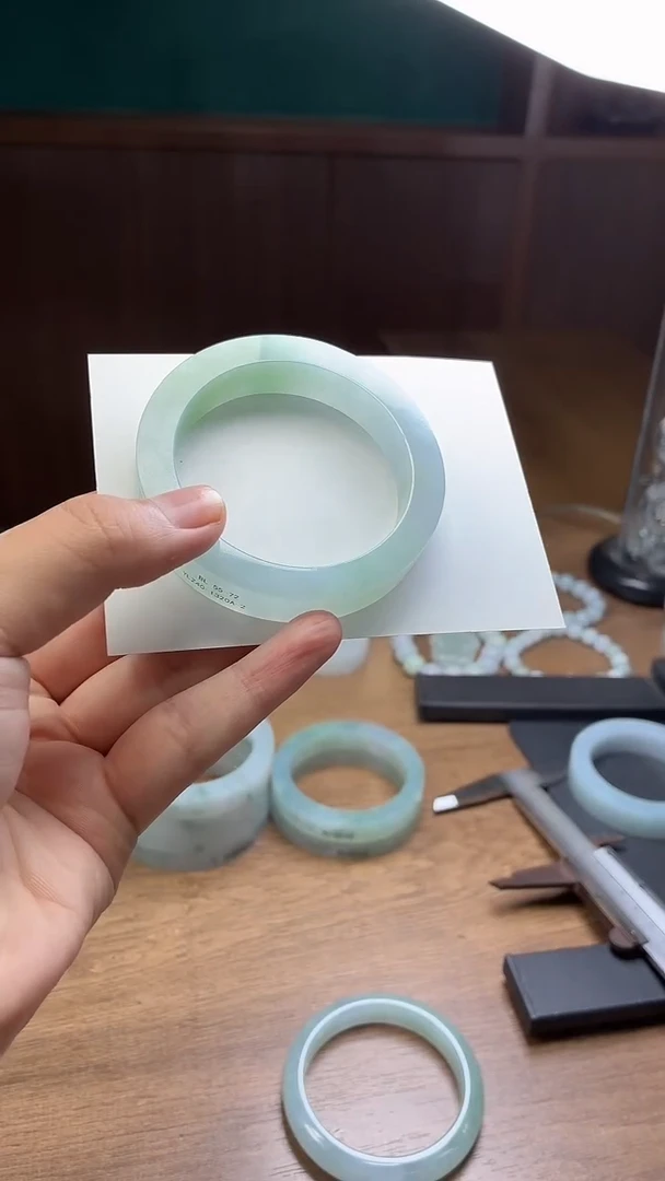 未镶嵌手镯定制翡翠楠*定制