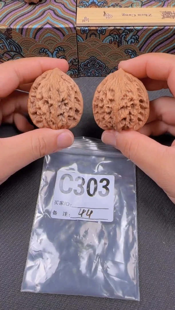吊坠文玩核桃44麦虎303