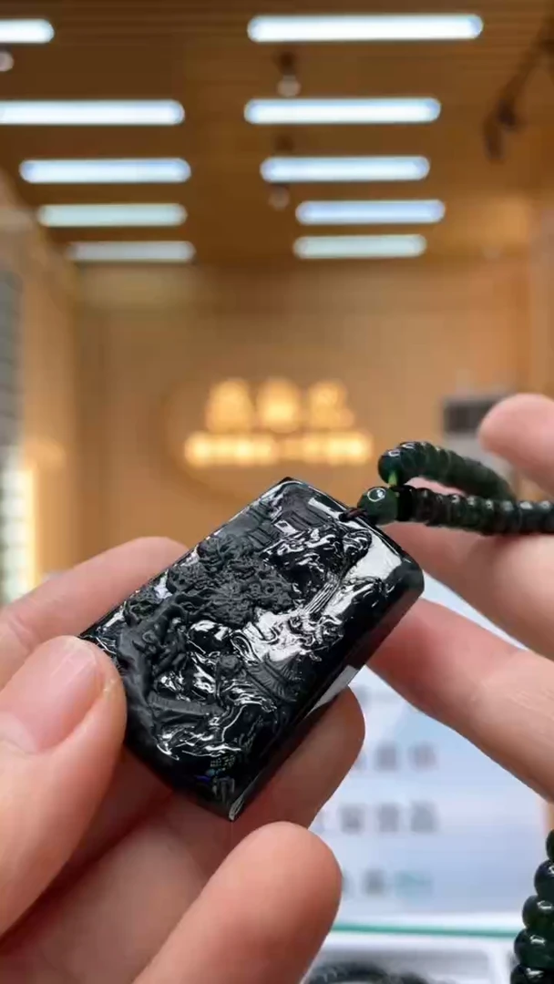 翡翠未镶嵌颈饰*********494