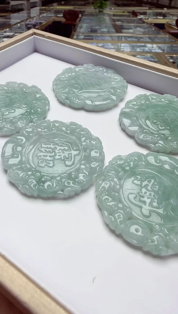 颈饰未镶嵌翡翠多样性发其一