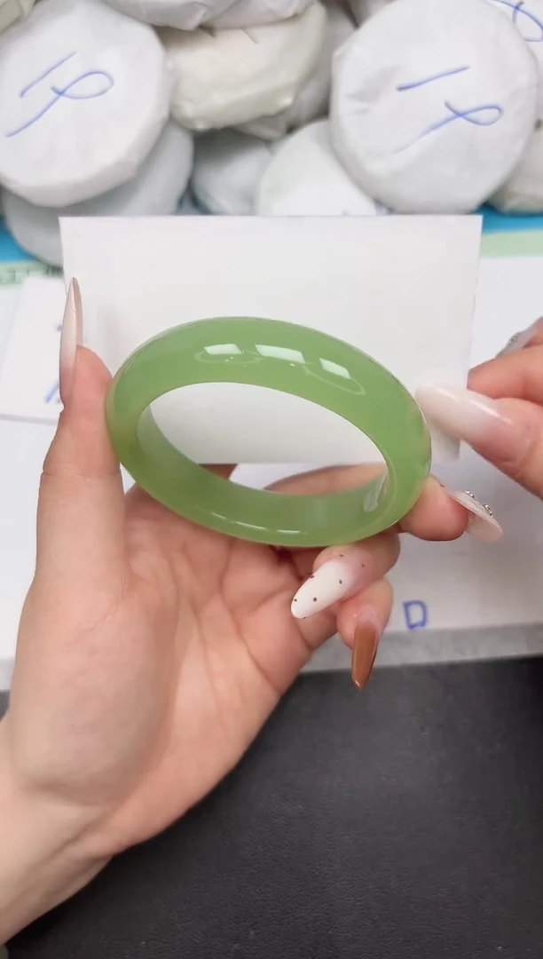 未镶嵌手镯石英质玉A99/56.4