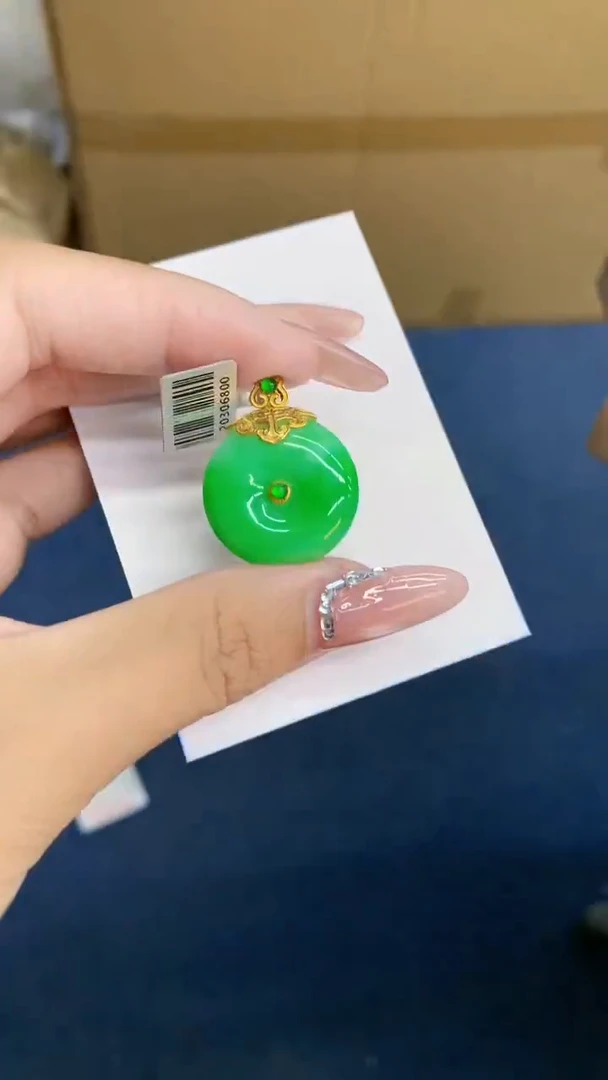 翡翠18K金镶嵌吊坠(不含链)8****61