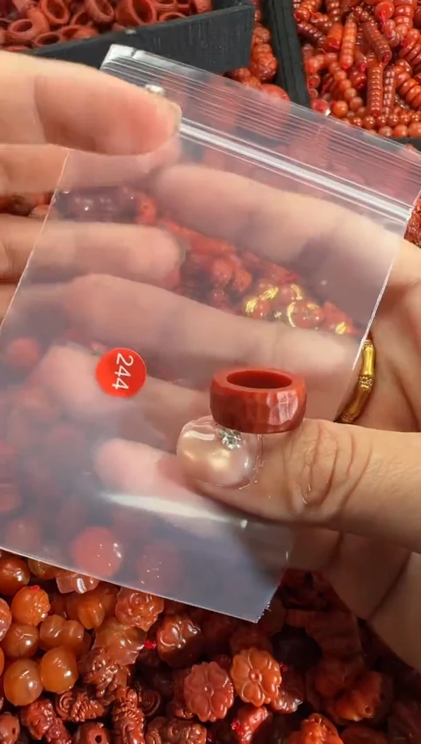 【闪购商品】南红玛瑙颈饰未镶嵌2