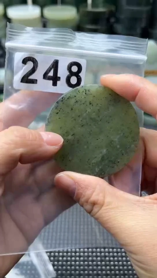 未镶嵌和田玉珠宝半成品镯芯