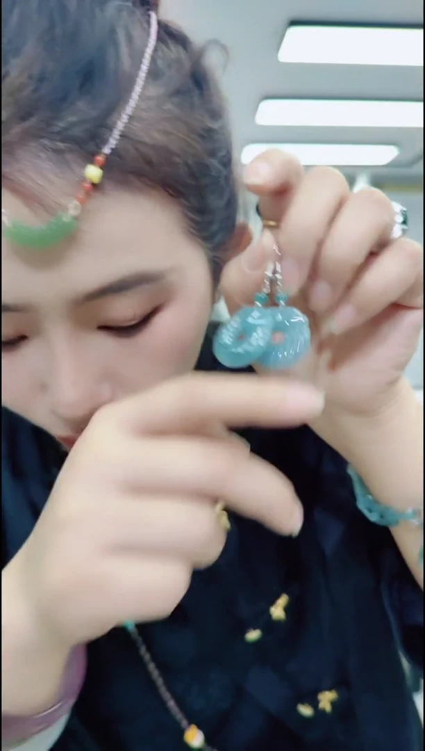 翡翠未镶嵌颈饰04106龙扣一对