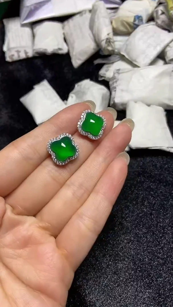 无非金属满色吊坠，所见即所得！