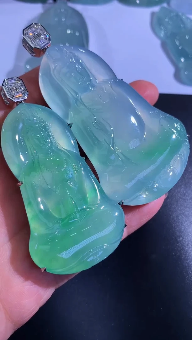 颈饰未镶嵌翡翠欣赏链接