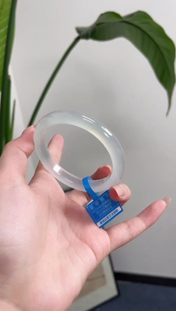 玛瑙/玉髓手镯未镶嵌55-56圈