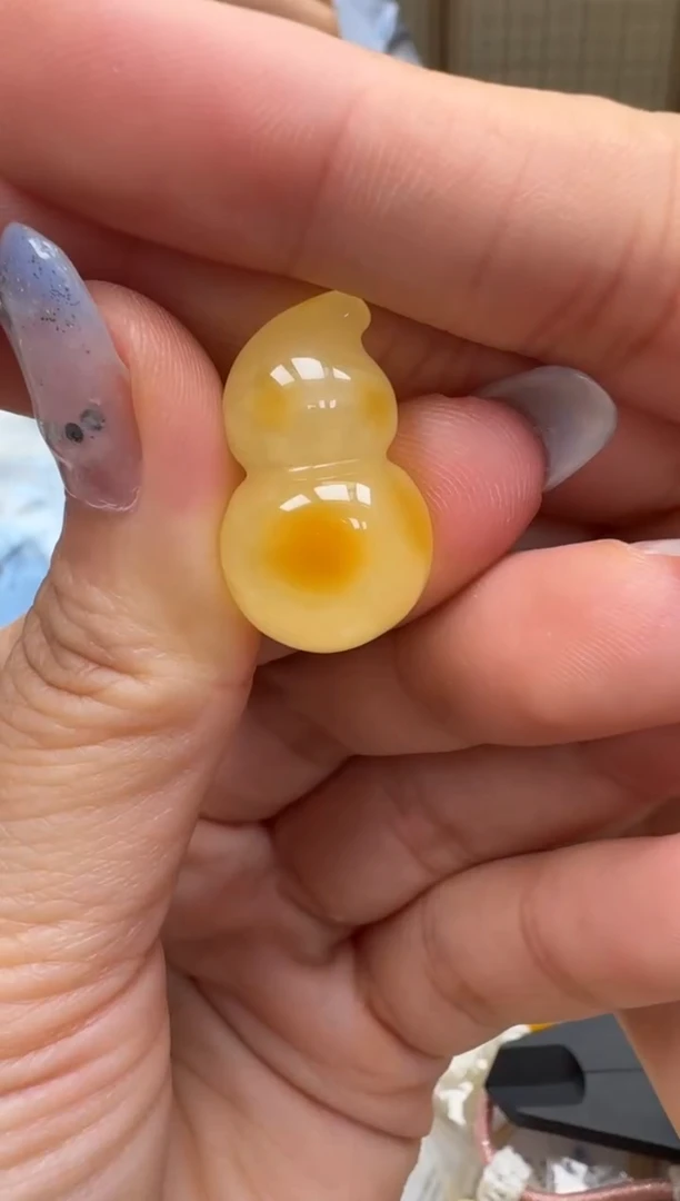 裸石琥珀未镶嵌如图