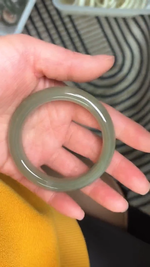 【闪购商品】和田玉手镯未镶嵌圈口57 A-5