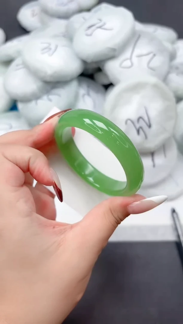 未镶嵌手镯石英质玉170-54.4