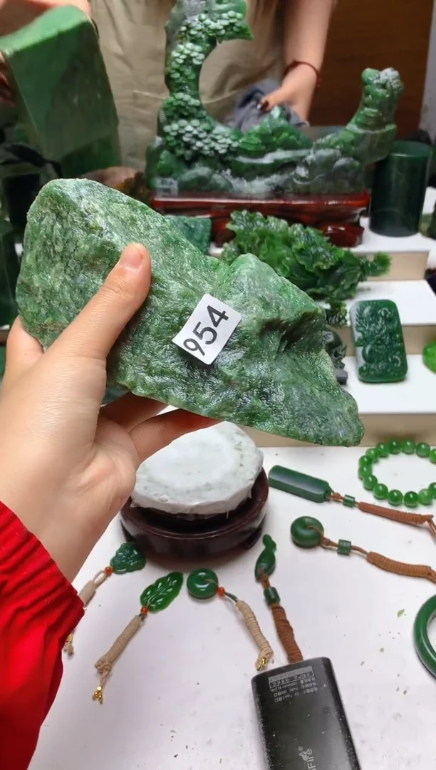 未镶嵌和田玉摆件1