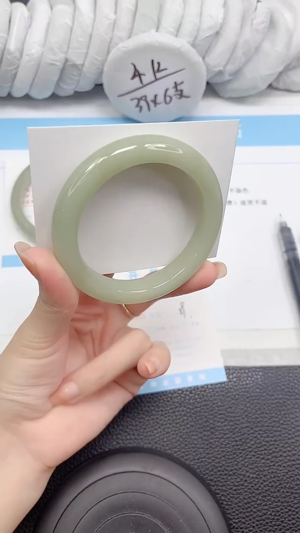 未镶嵌手镯石英质玉42-58.7