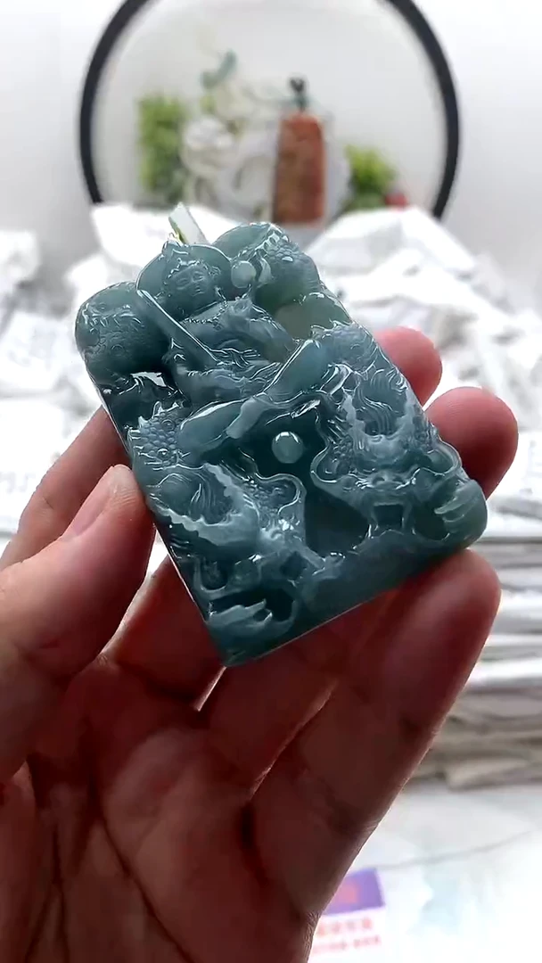 颈饰未镶嵌翡翠虚空藏