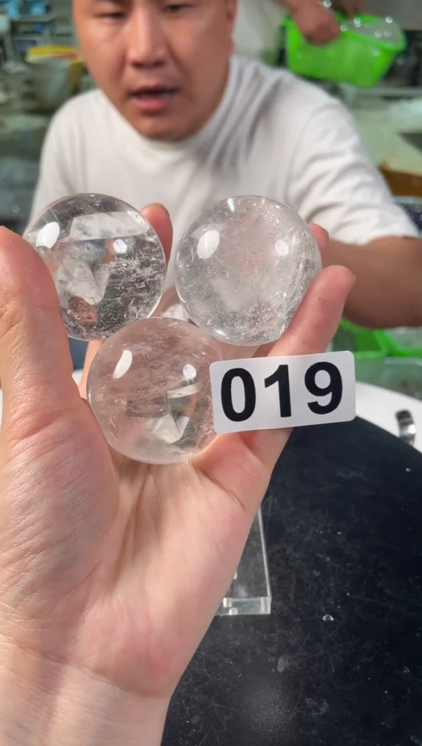 未镶嵌水晶大型摆件（非配饰）白水晶球 4公分 40-45 019
