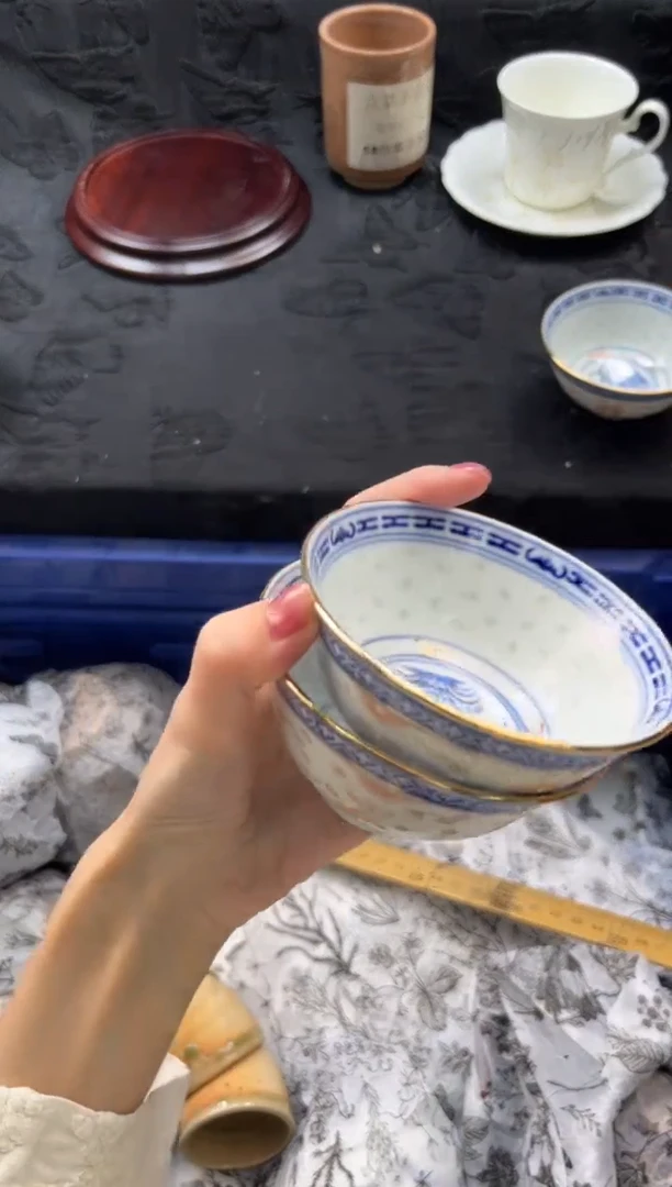 瓷片爱****周       A256