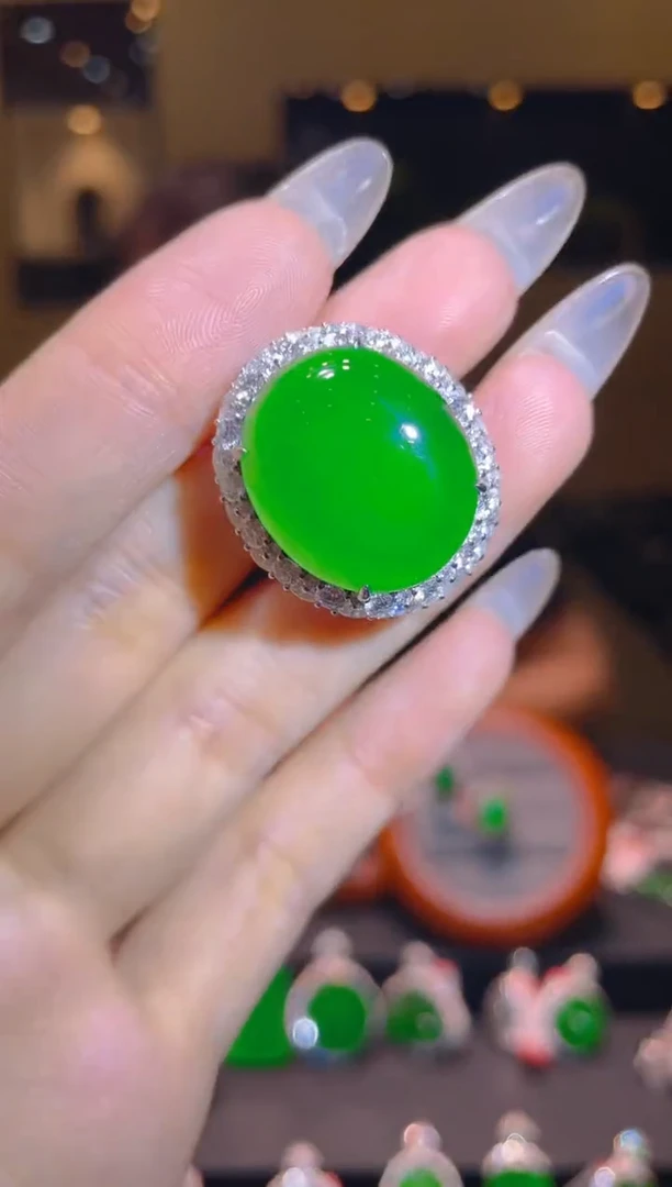 翡翠18K金镶嵌吊坠(不含链)A66