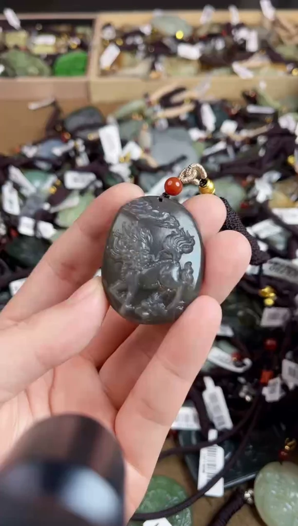 颈饰未镶嵌和田玉1